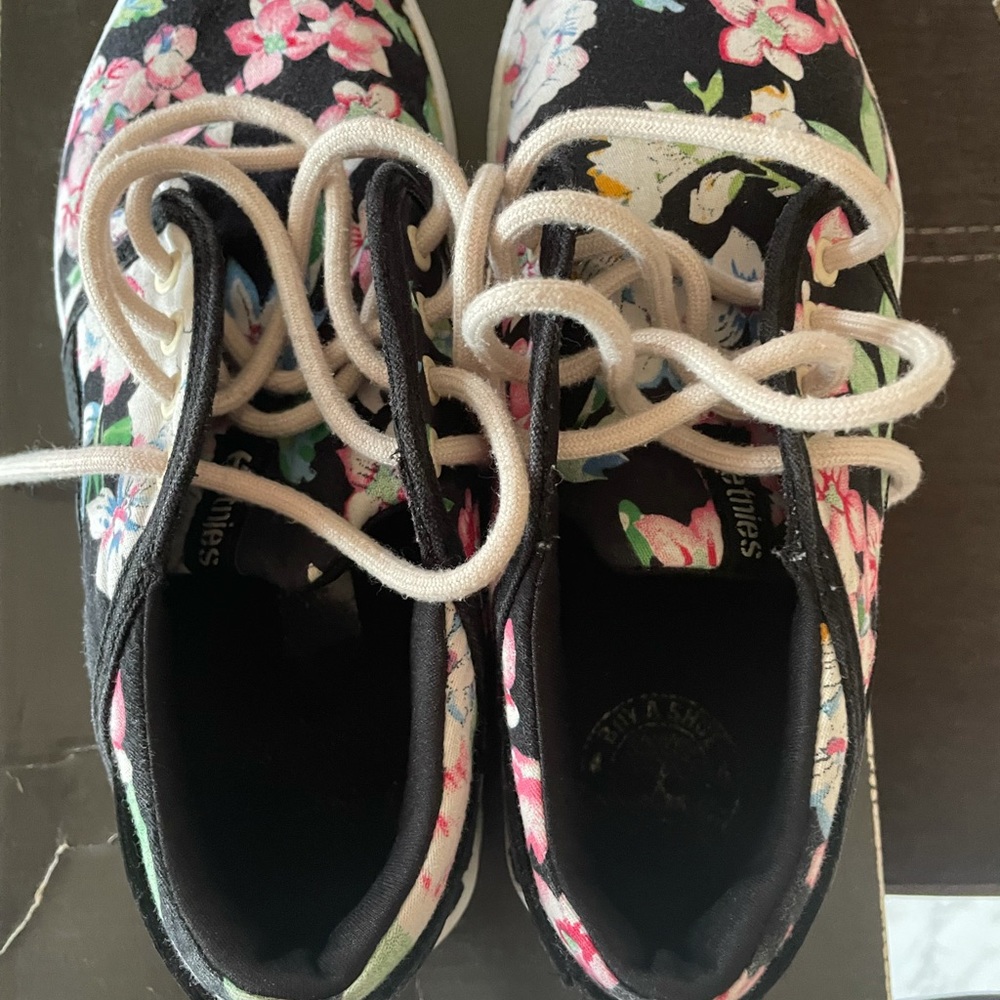 Etnies  (Used) Size 6.5